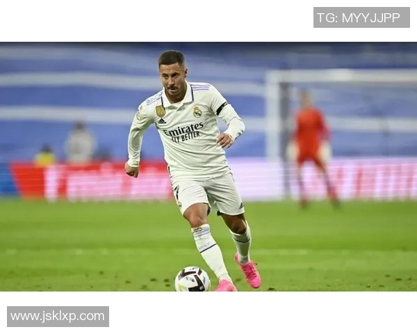 全球足球白鞋球星排名榜揭秘 谁是最闪耀的脚下艺术家